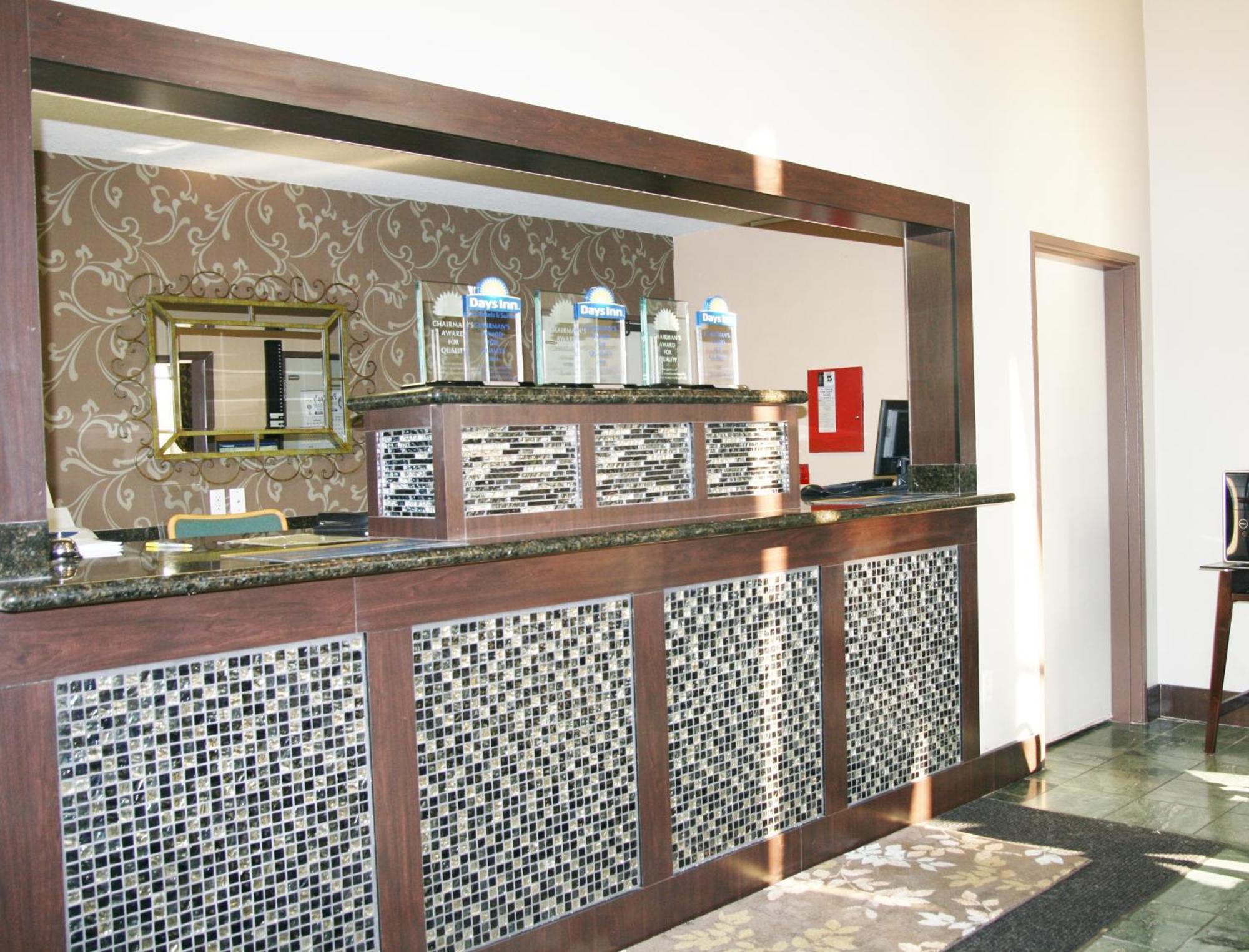 Days Inn By Wyndham Rocklin/Sacramento Buitenkant foto